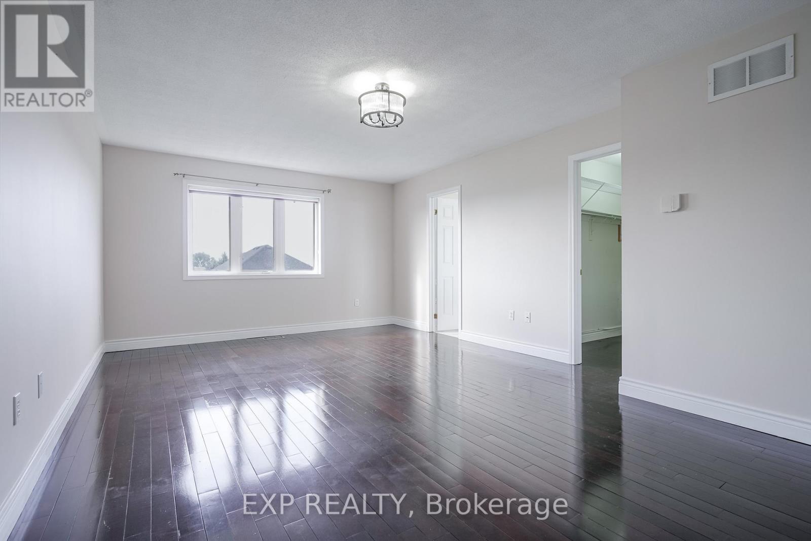 Photo 21 of 75 Hutton Place, Clarington ON