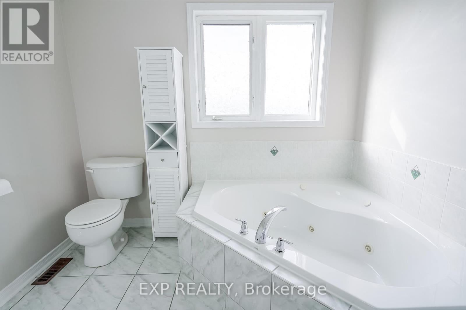 Photo 24 of 75 Hutton Place, Clarington ON