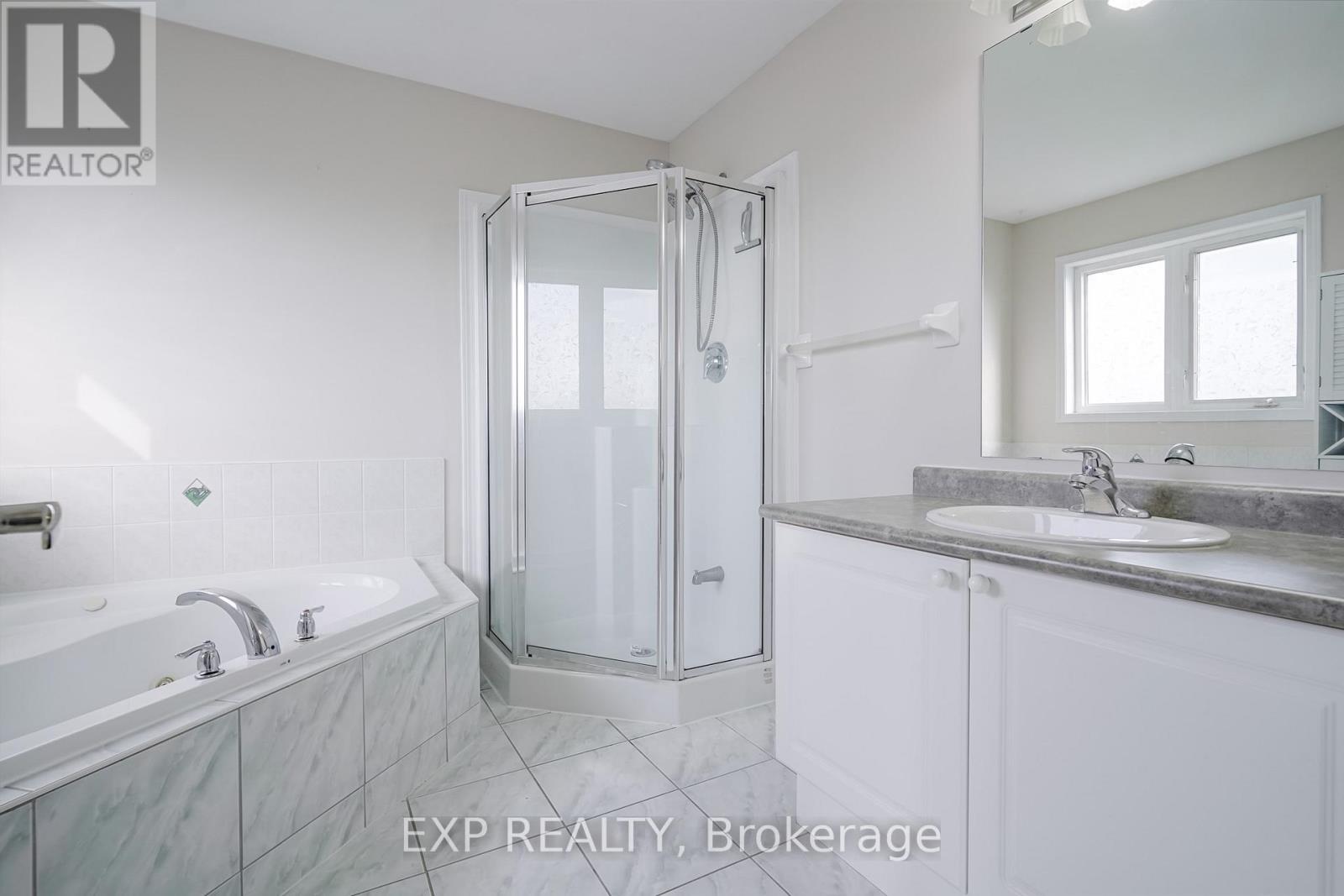 Photo 25 of 75 Hutton Place, Clarington ON