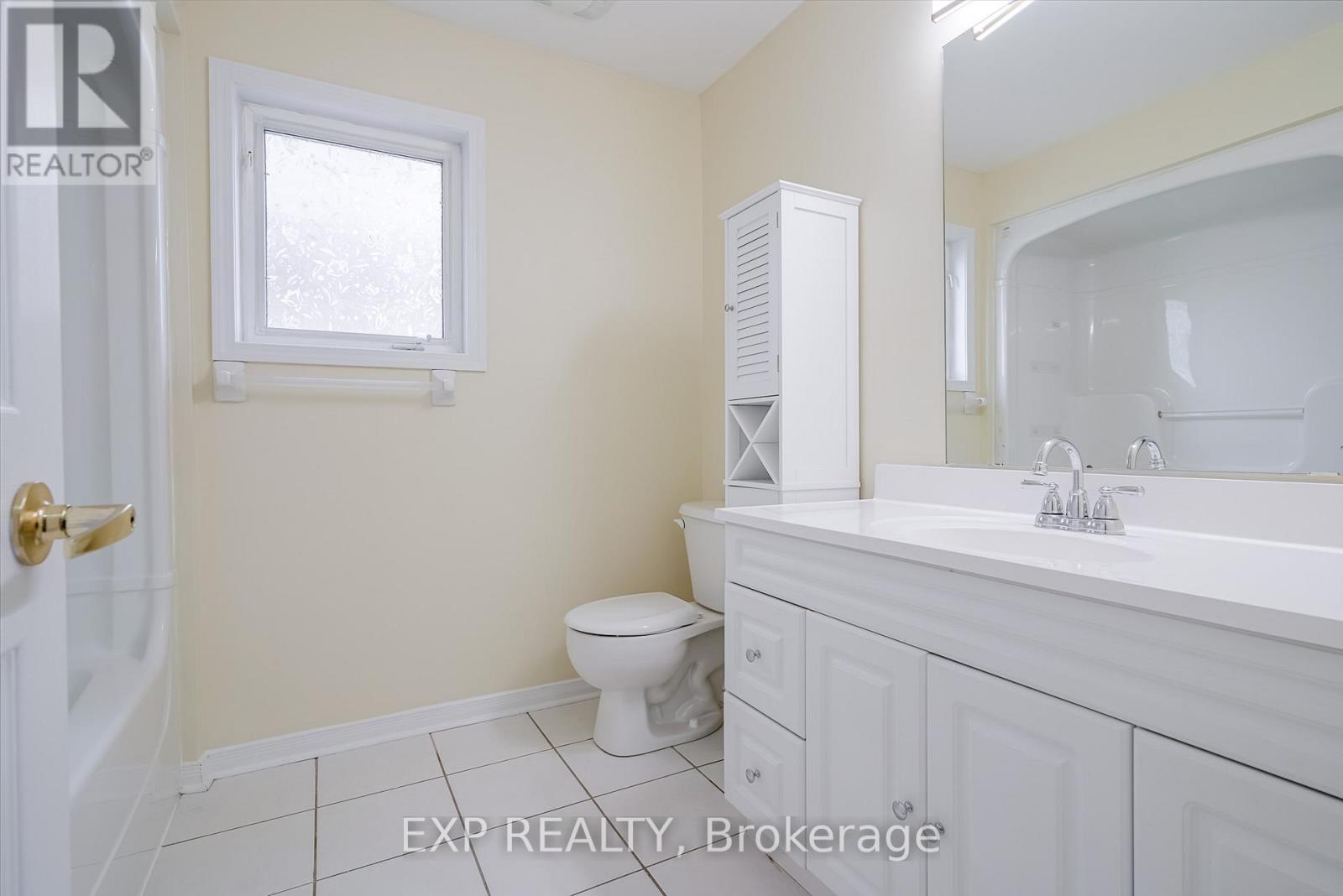 Photo 28 of 75 Hutton Place, Clarington ON