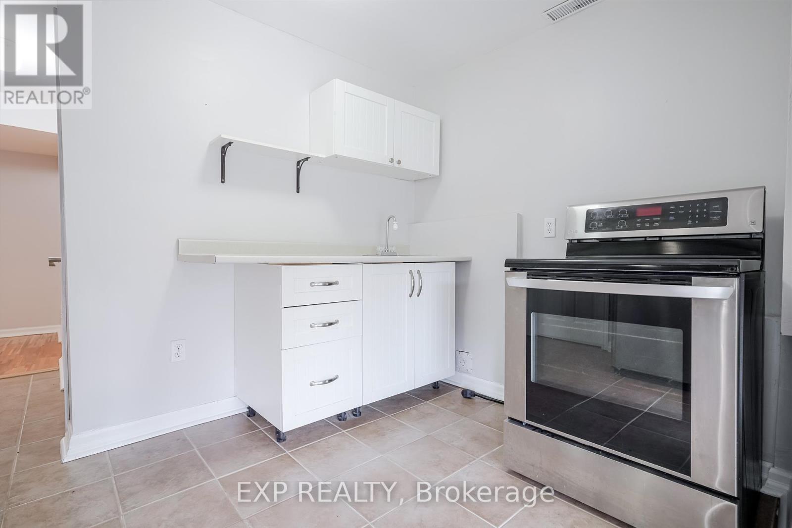 Photo 40 of 75 Hutton Place, Clarington ON