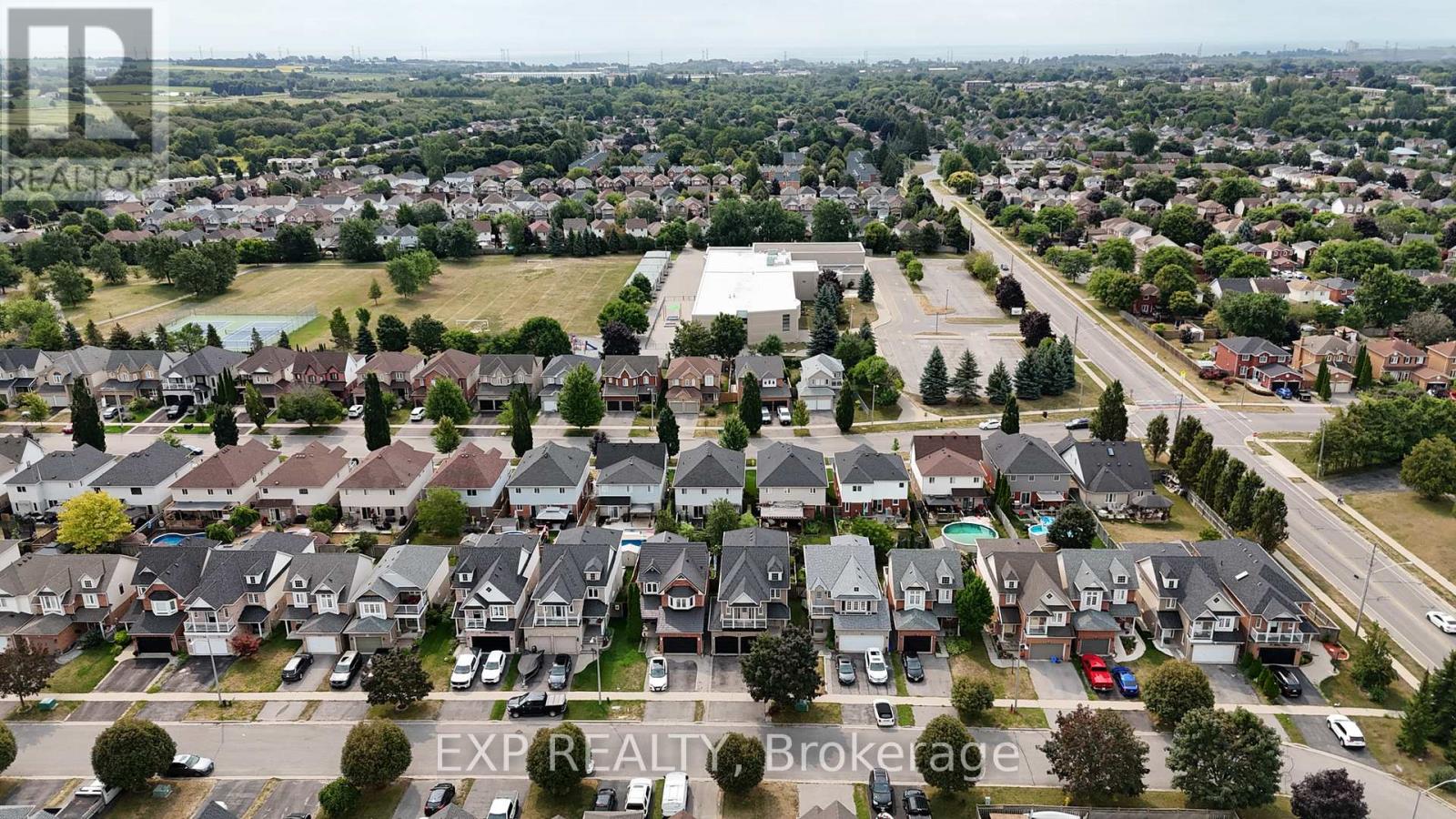 Photo 47 of 75 Hutton Place, Clarington ON