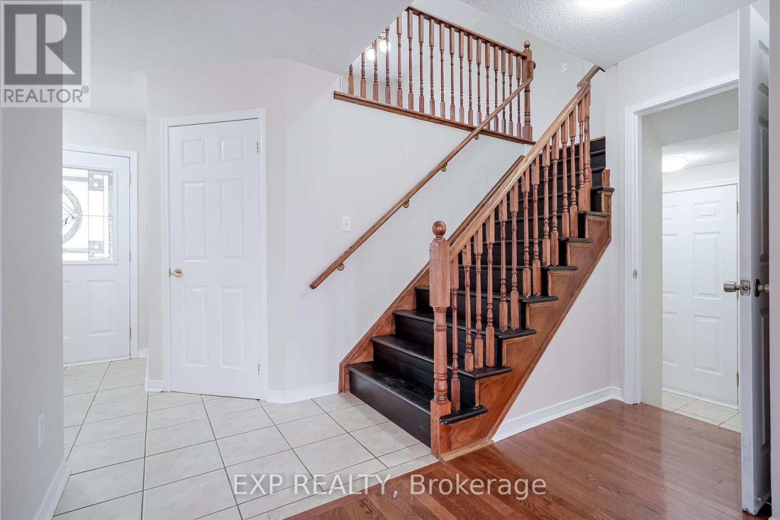 Photo 5 of 75 Hutton Place, Clarington ON