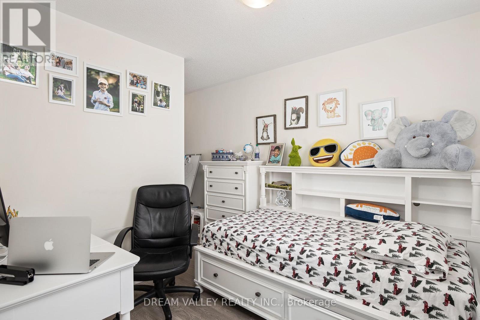 Photo 14 of 88 Jolly Way, Toronto ON