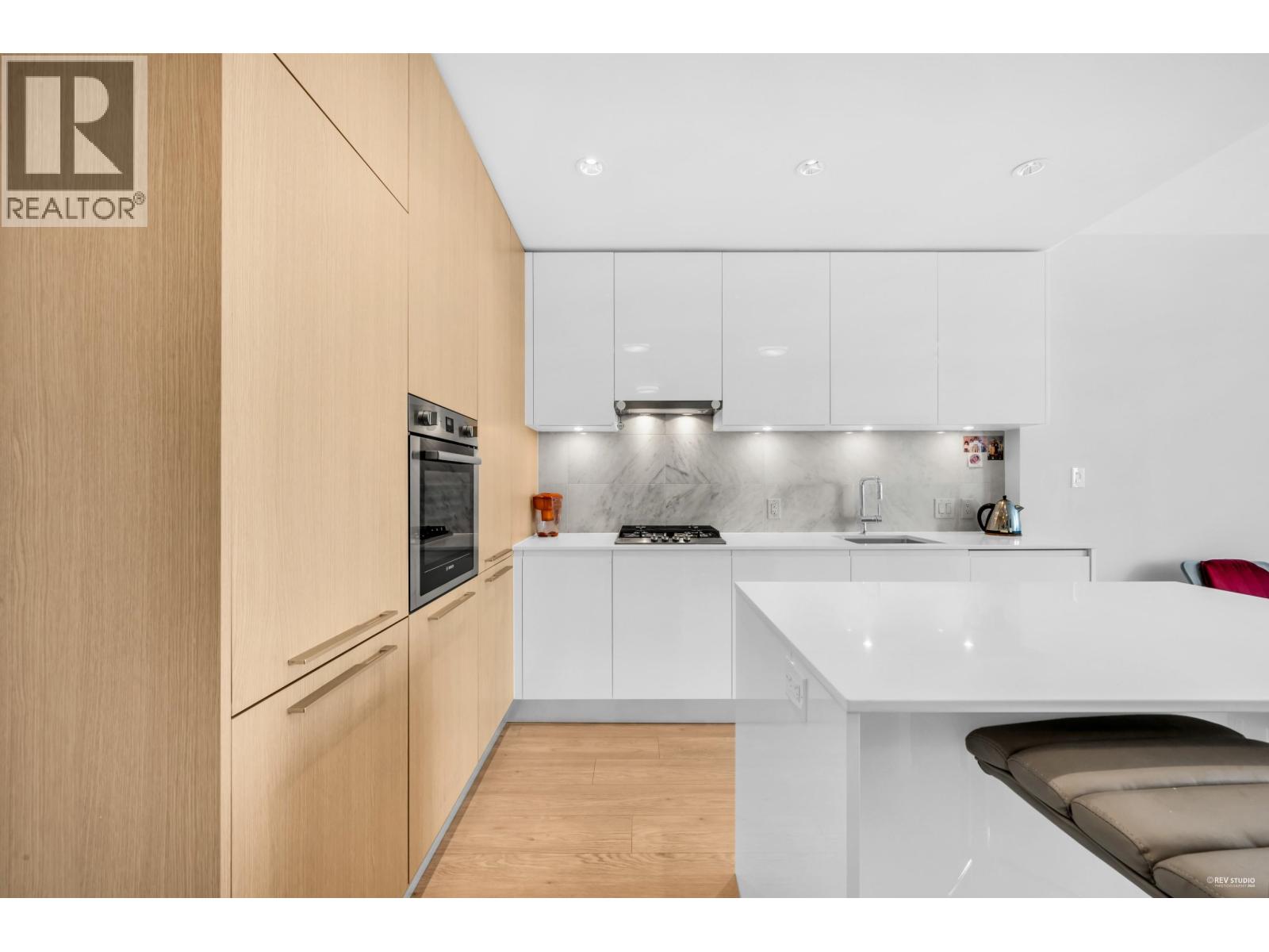 Photo 3 of 4704 1955 Alpha Way, Vancouver BC