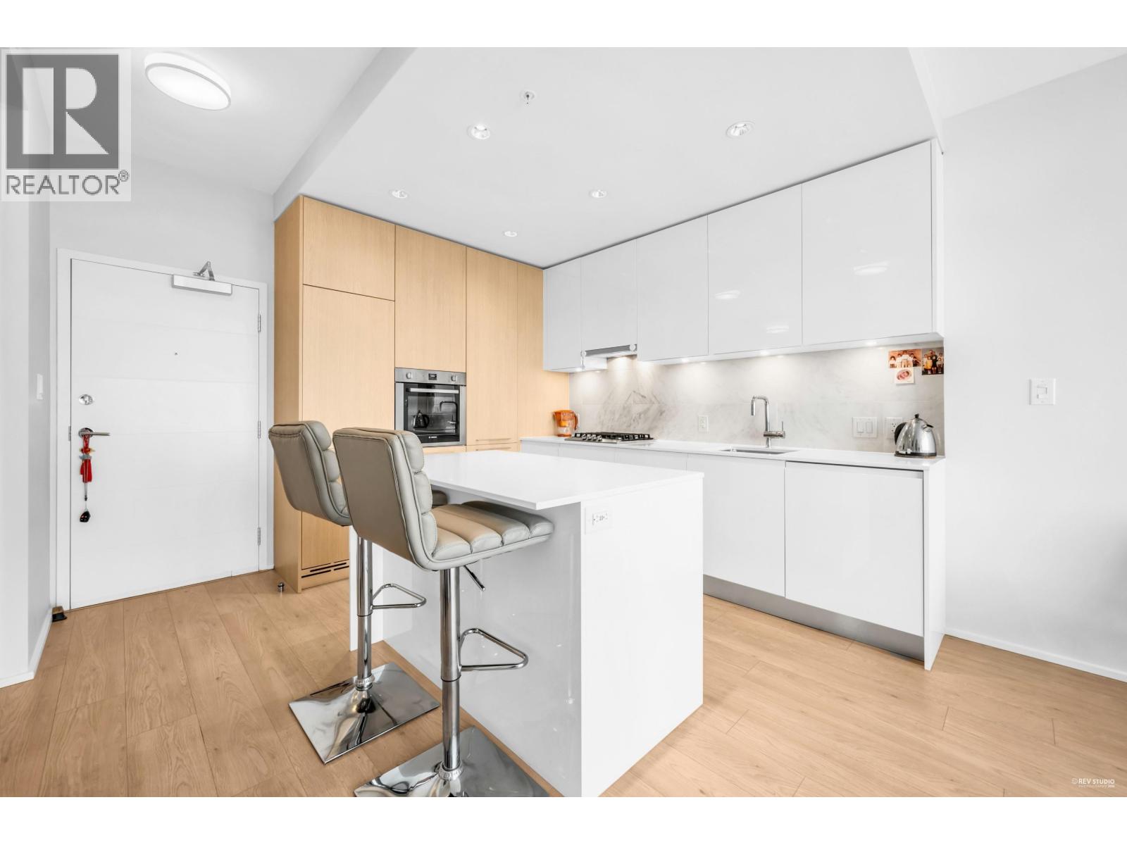 Photo 6 of 4704 1955 Alpha Way, Vancouver BC