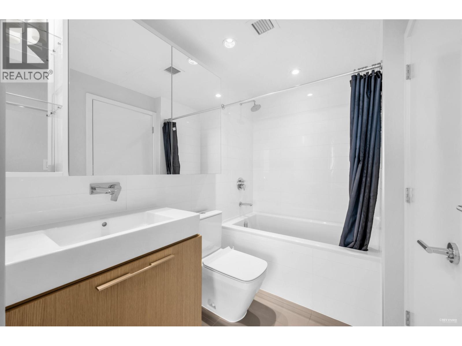 Photo 17 of 4704 1955 Alpha Way, Vancouver BC