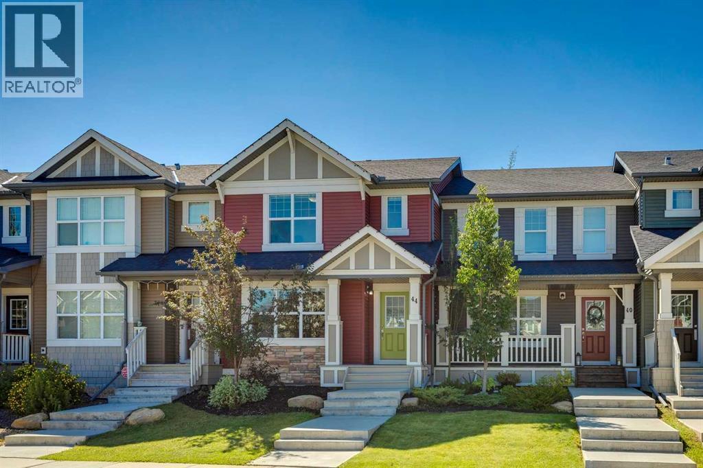 Photo 2 of 44 Sunvalley Road, Cochrane AB