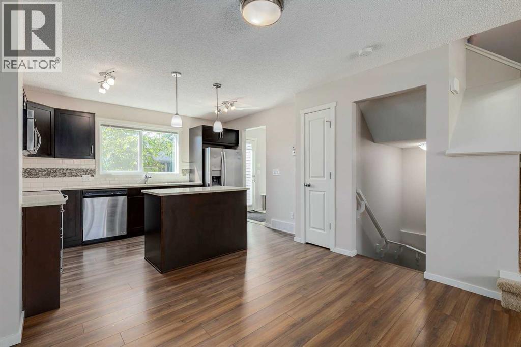 Photo 12 of 44 Sunvalley Road, Cochrane AB