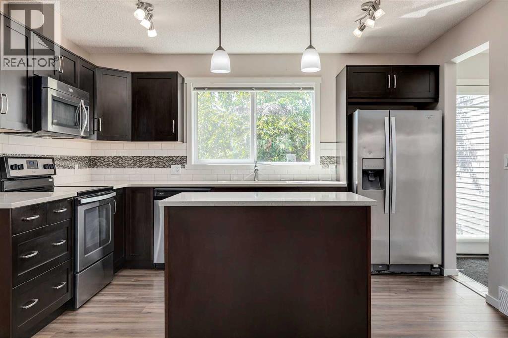 Photo 13 of 44 Sunvalley Road, Cochrane AB