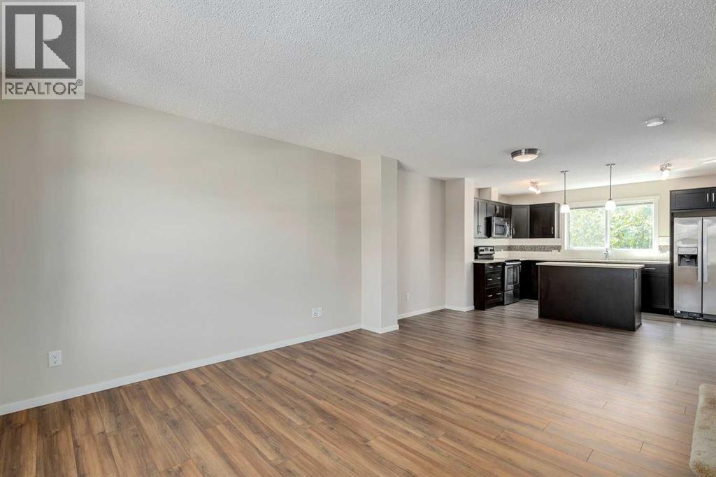 Photo 5 of 44 Sunvalley Road, Cochrane AB
