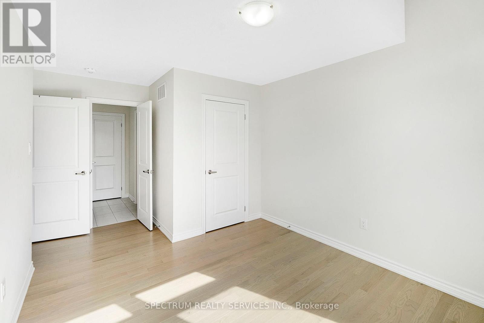 Photo 32 of 52 Granka Street, Brantford ON