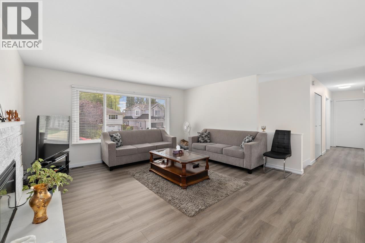 Photo 5 of 5483 Chestnut Crescent, Delta BC