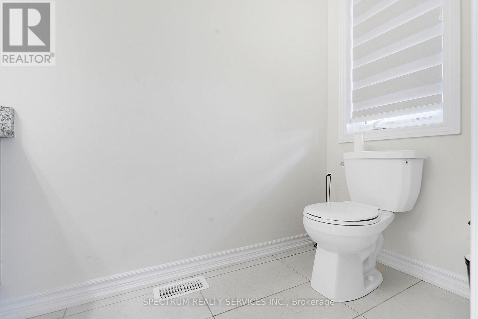 Photo 40 of 52 Granka Street, Brantford ON