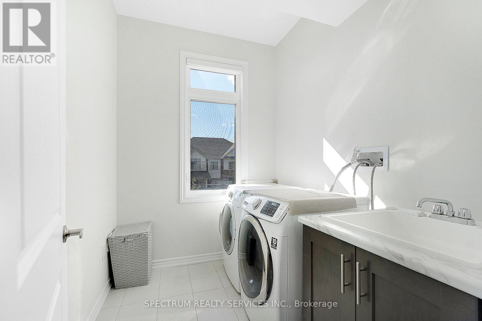 Photo 26 of 52 Granka Street, Brantford ON