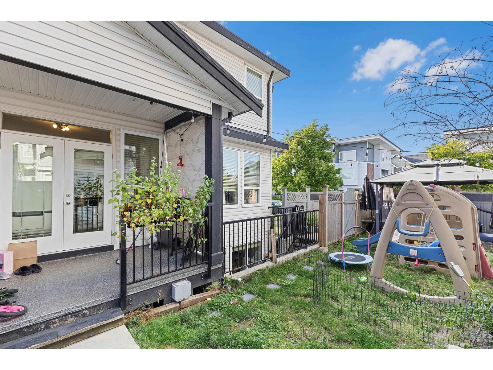 Photo 2 of 7292 195 A Street, Surrey BC
