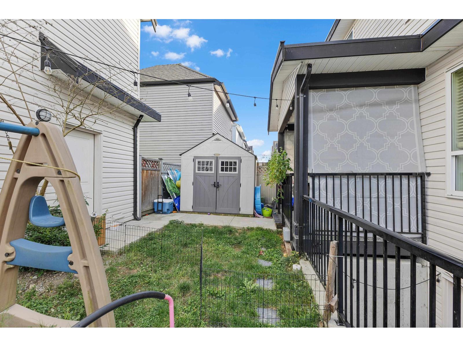 Photo 3 of 7292 195 A Street, Surrey BC