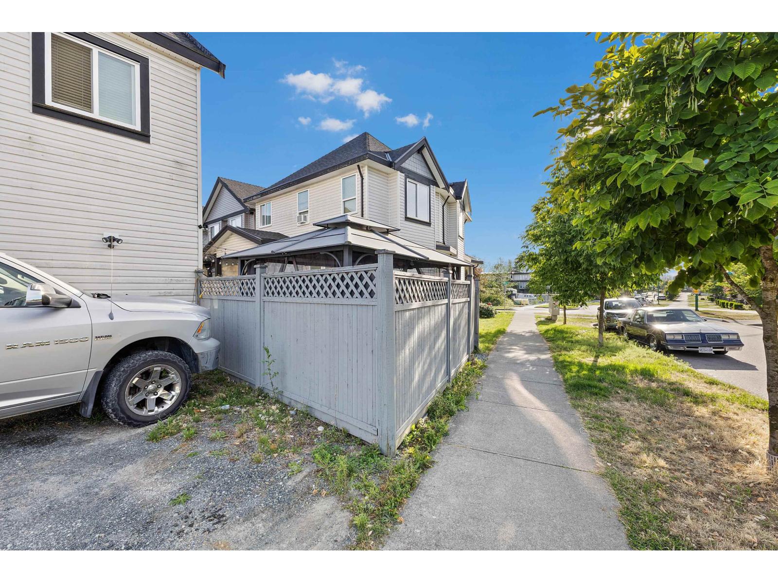 Photo 10 of 7292 195 A Street, Surrey BC