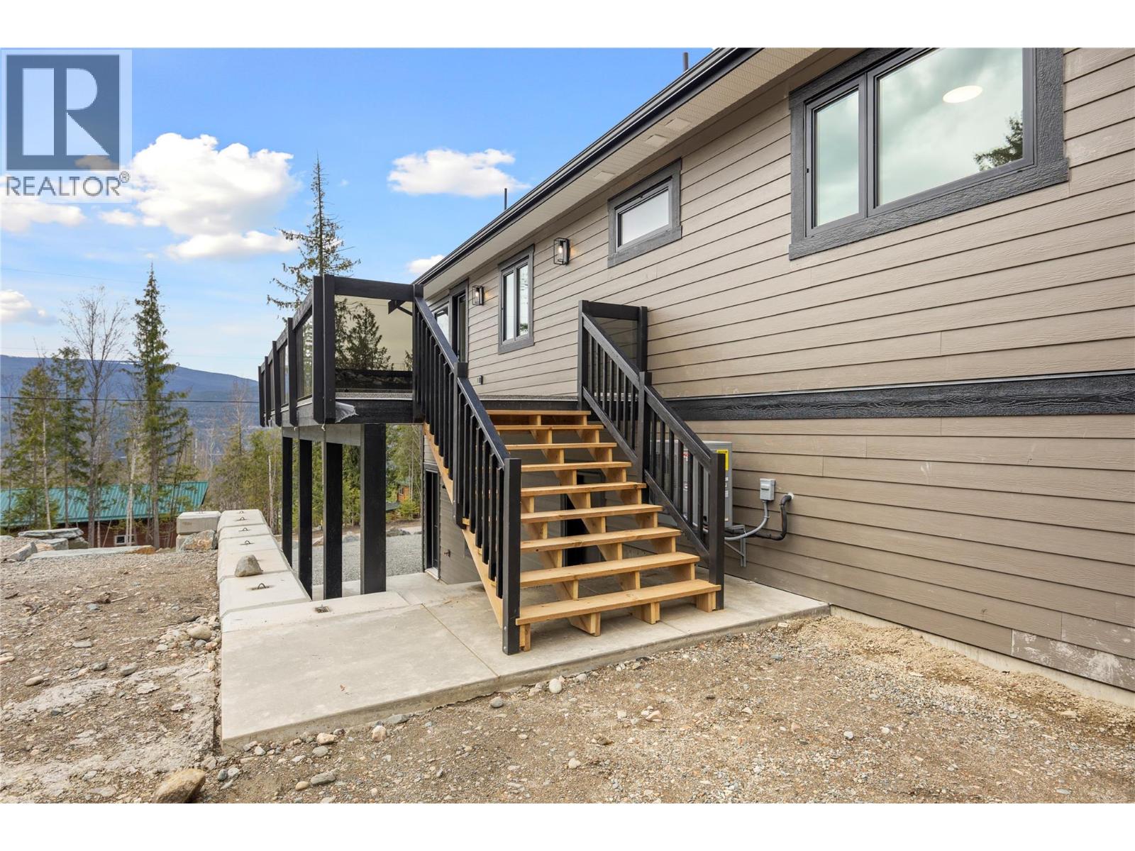 Photo 10 of 7455 Stampede Trail, Anglemont BC