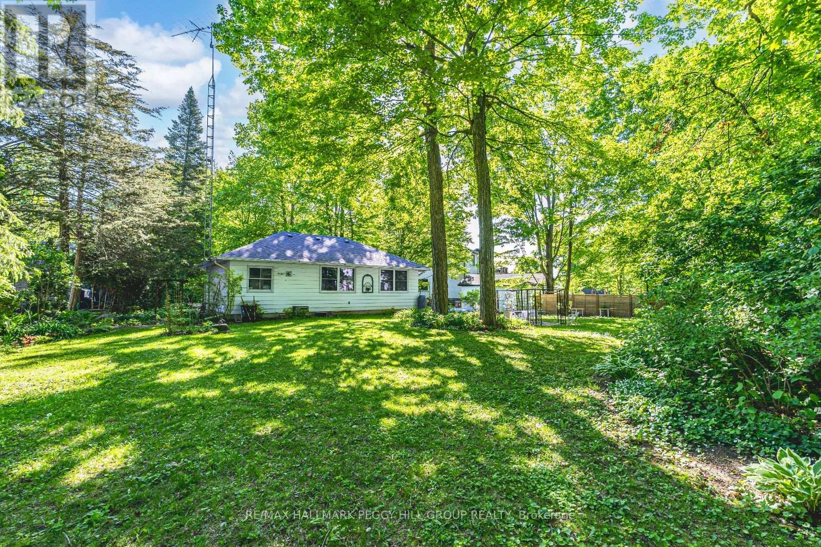 Photo 15 of 2016 Kate Avenue, Innisfil ON