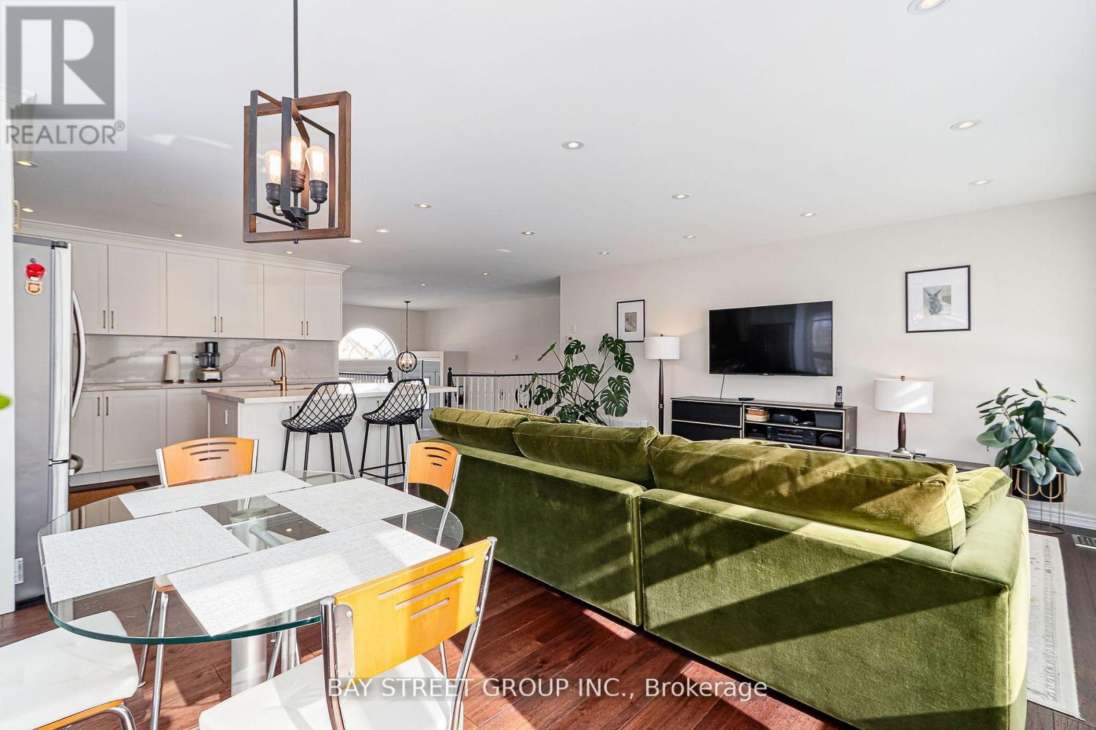 Photo 11 of 469 Ramblewood Drive, Wasaga Beach ON