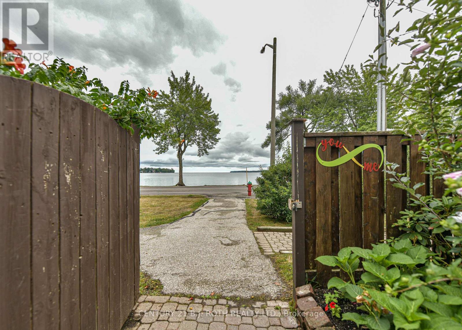 Photo 21 of 15 40 Victoria Crescent, Orillia ON