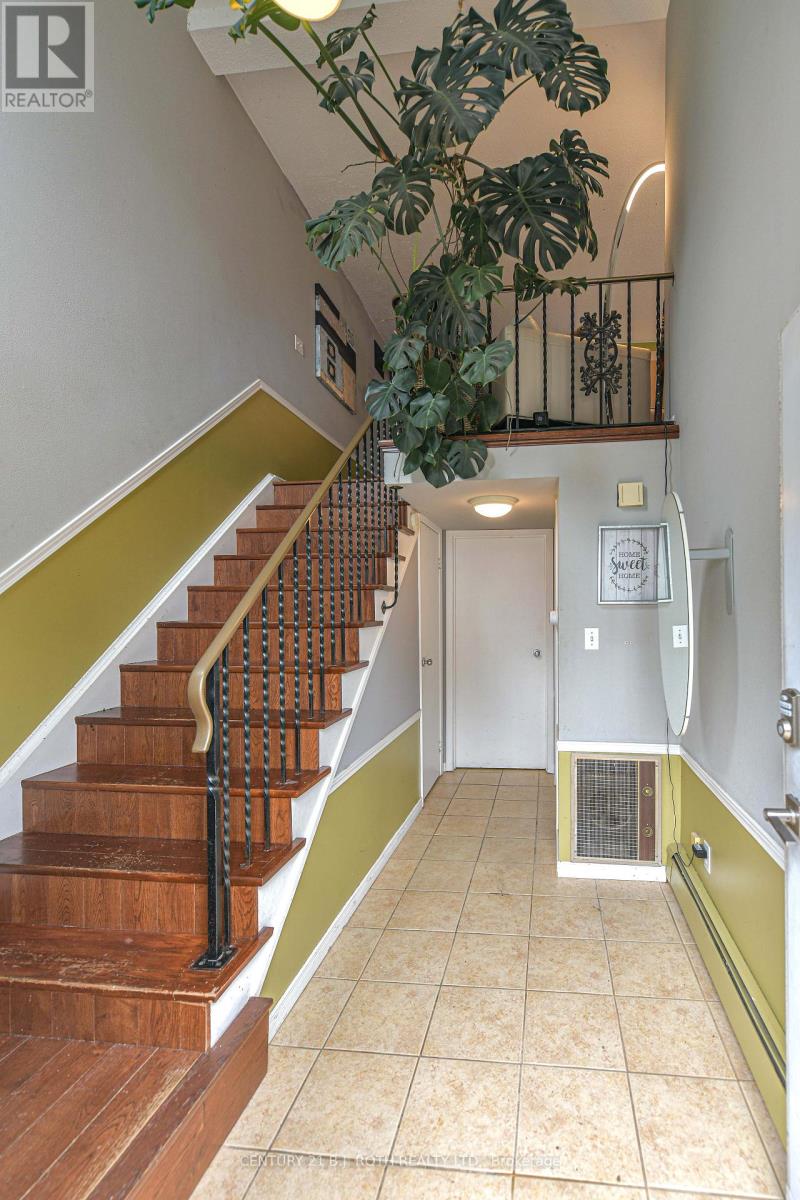 Photo 22 of 15 40 Victoria Crescent, Orillia ON