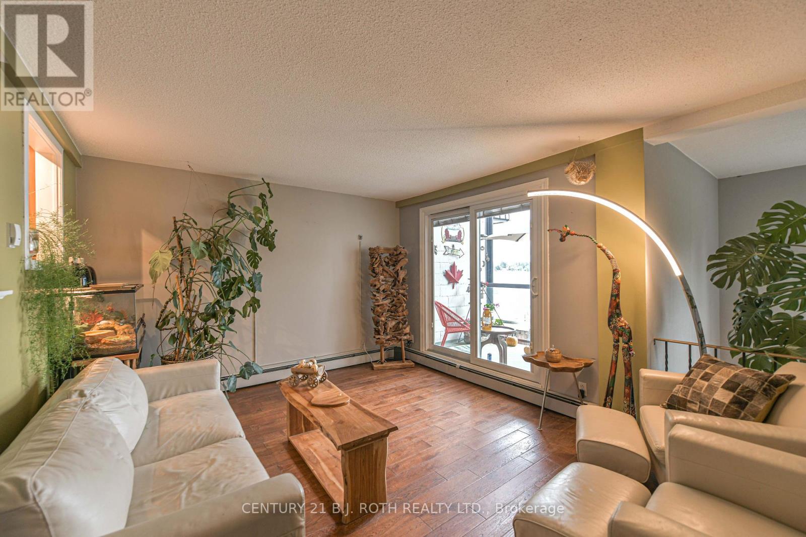 Photo 27 of 15 40 Victoria Crescent, Orillia ON