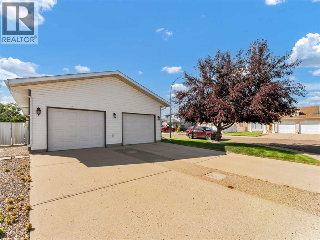 Photo 46 of 27 Turner Drive Se, Medicine Hat AB
