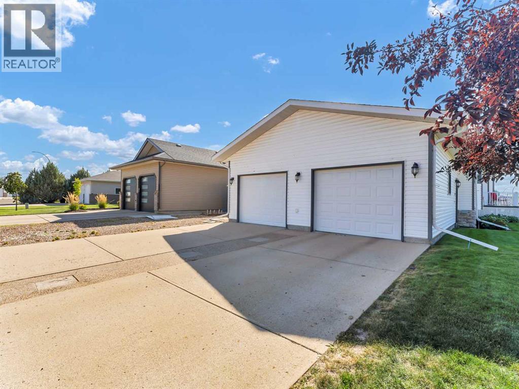 Photo 48 of 27 Turner Drive Se, Medicine Hat AB