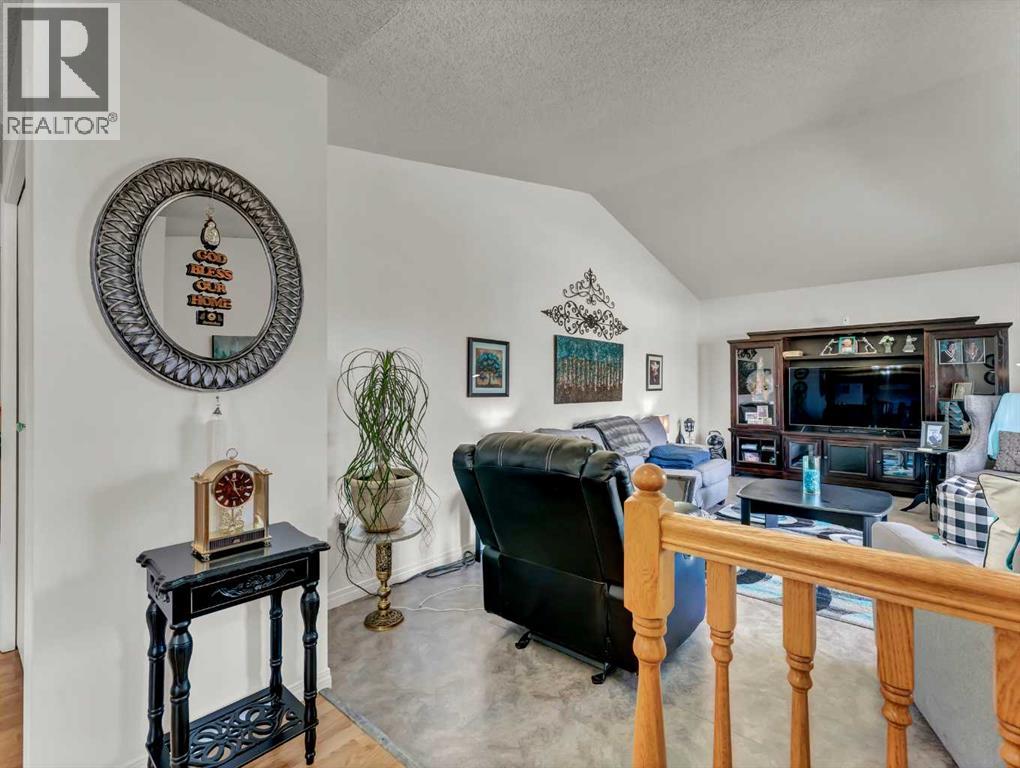Photo 5 of 27 Turner Drive Se, Medicine Hat AB