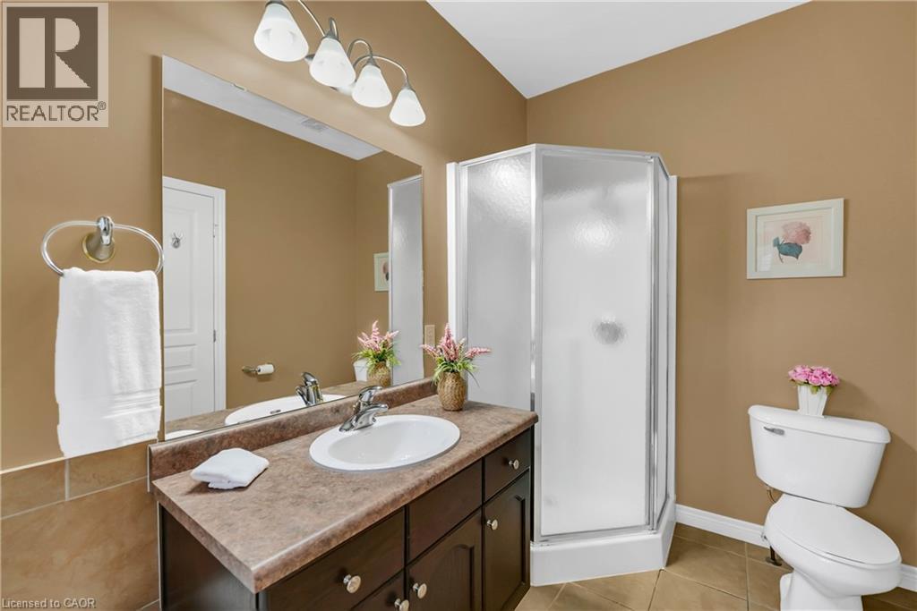 Photo 17 of 169 Central Avenue, Grimsby ON