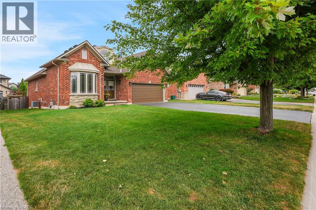 Photo 25 of 169 Central Avenue, Grimsby ON