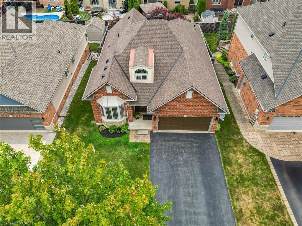 Photo 26 of 169 Central Avenue, Grimsby ON