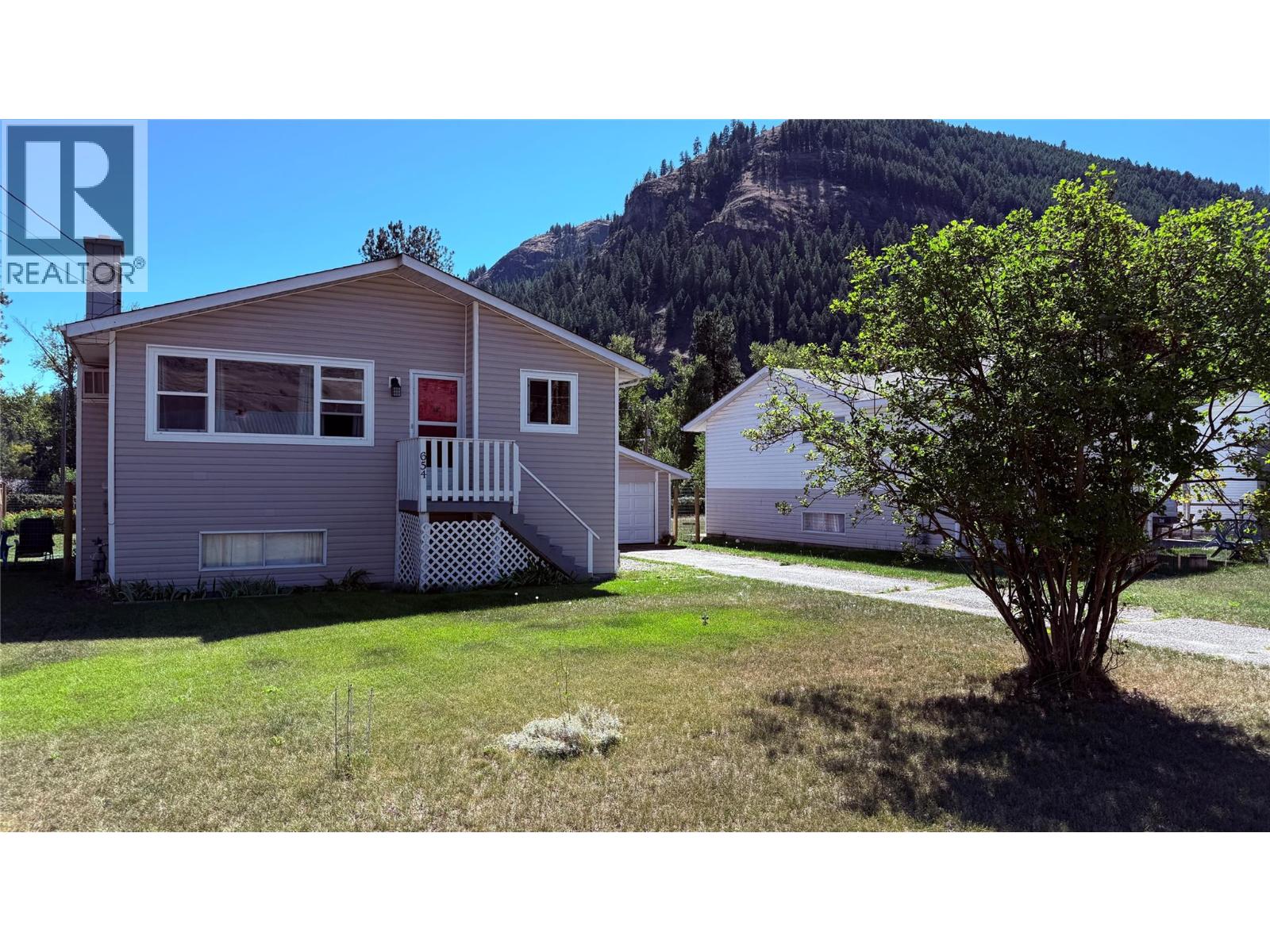 654 SIXTH Avenue, Midway