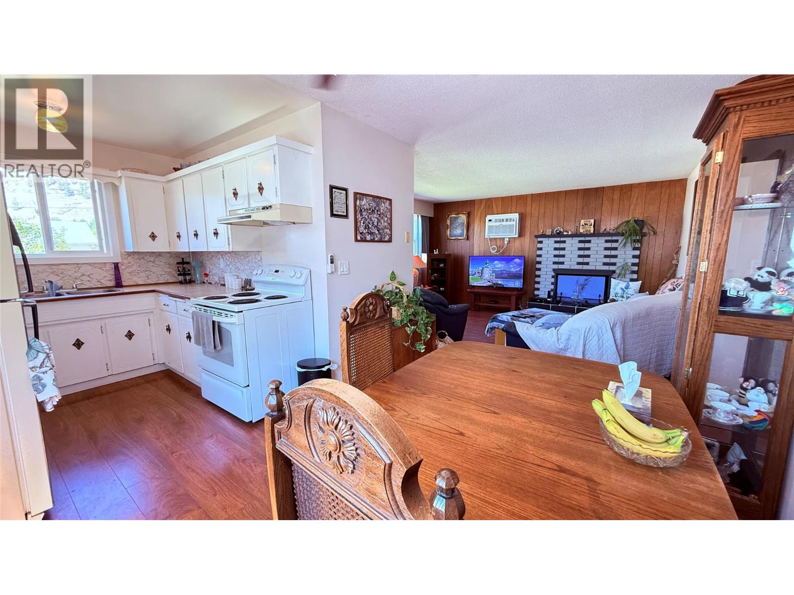 654 SIXTH Avenue, Midway