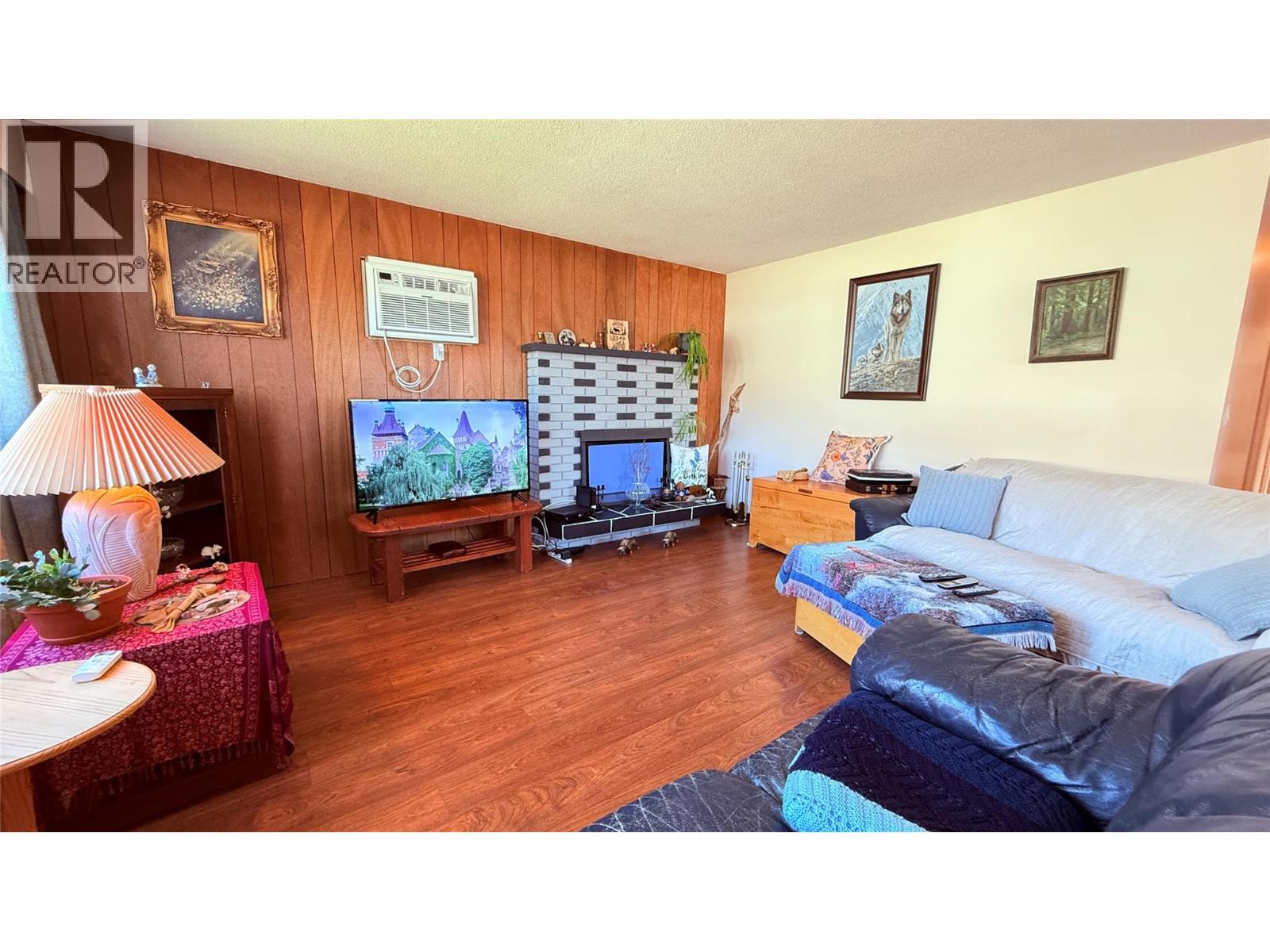 654 SIXTH Avenue, Midway
