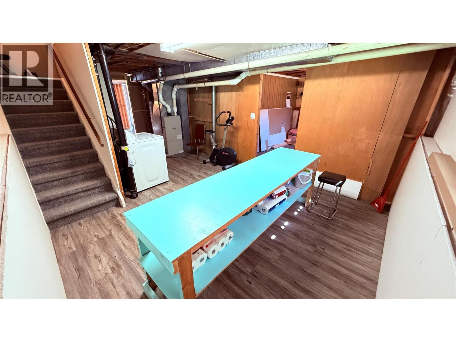 654 SIXTH Avenue, Midway