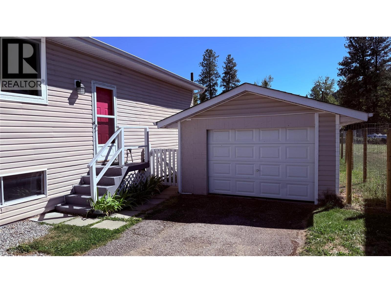 654 SIXTH Avenue, Midway