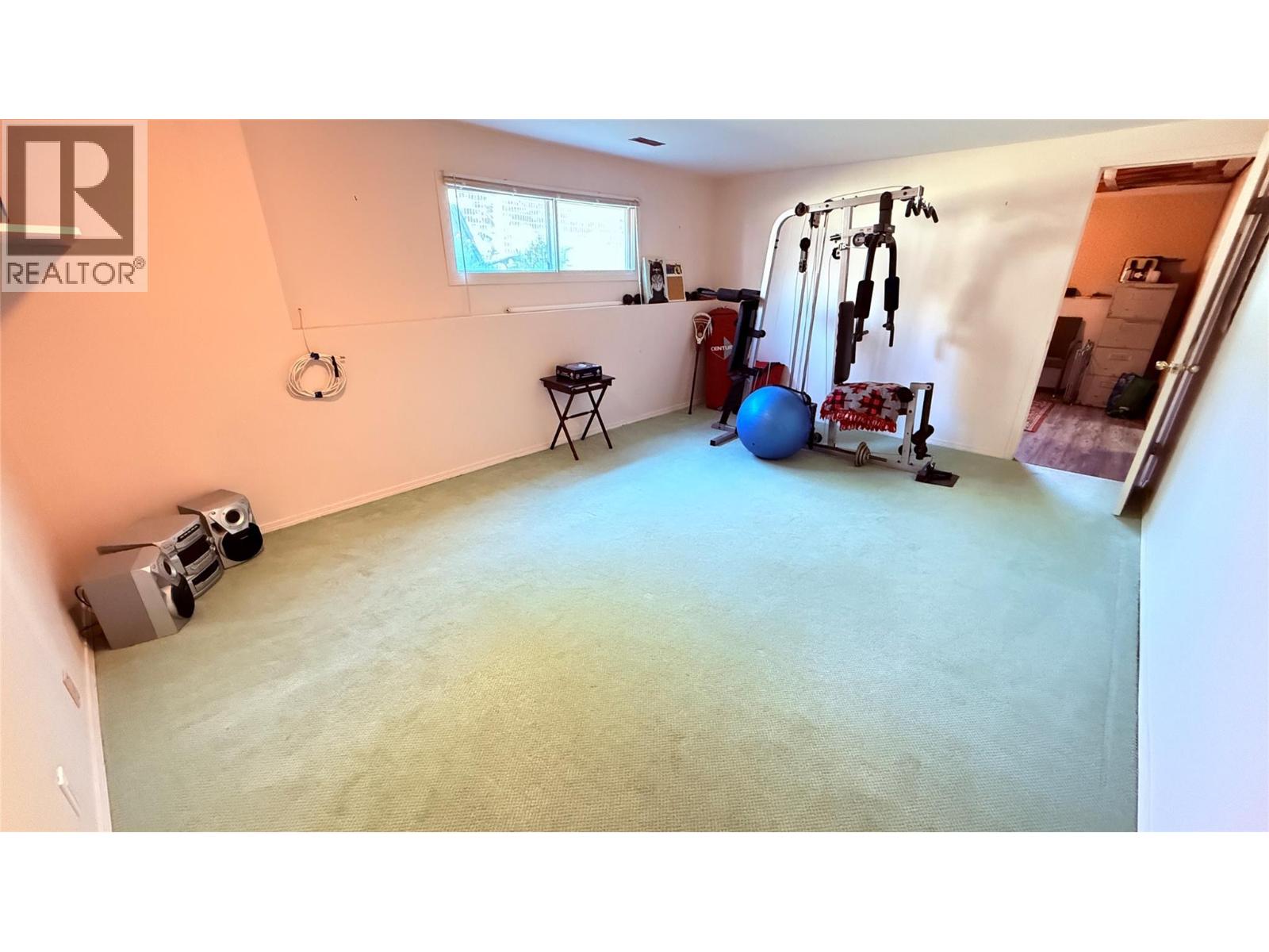 654 SIXTH Avenue, Midway