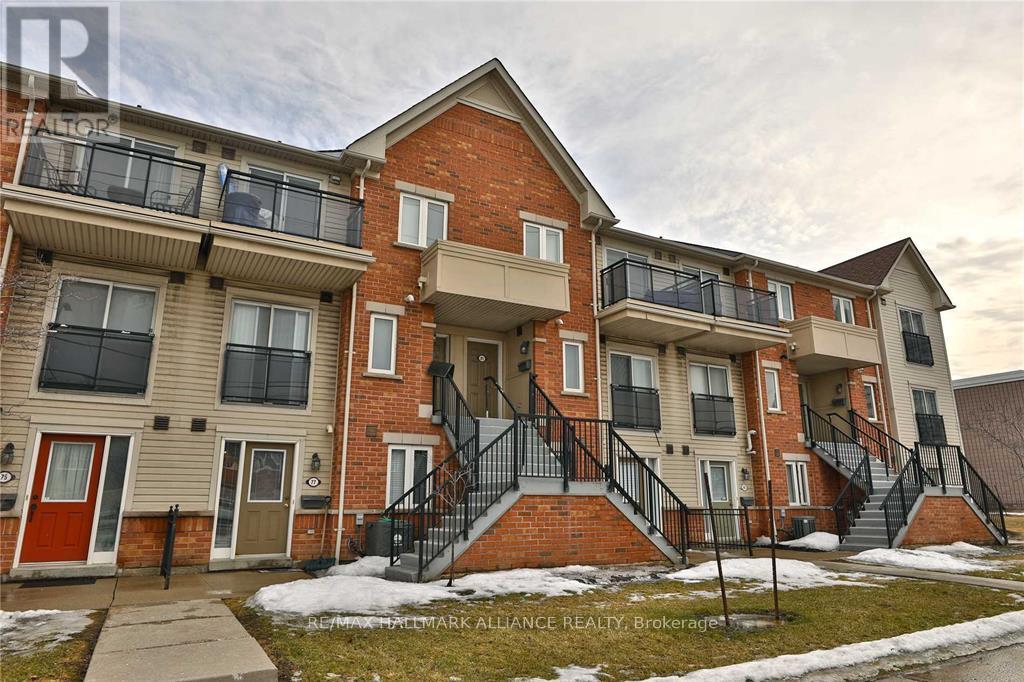 Photo 1 of 81 4620 Guildwood Way, Mississauga ON