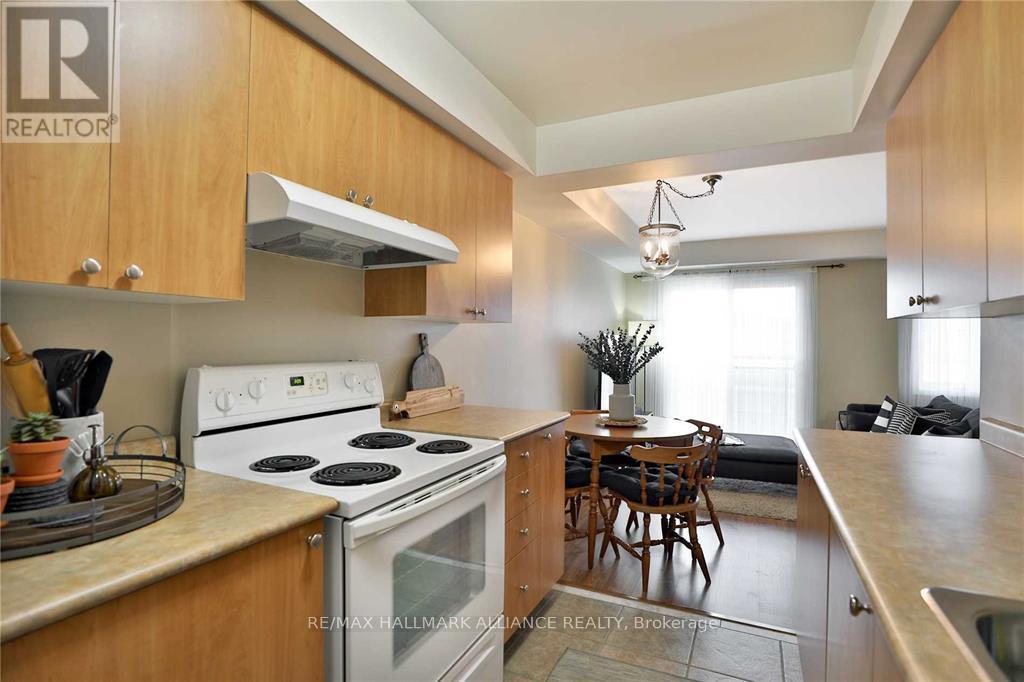 Photo 8 of 81 4620 Guildwood Way, Mississauga ON
