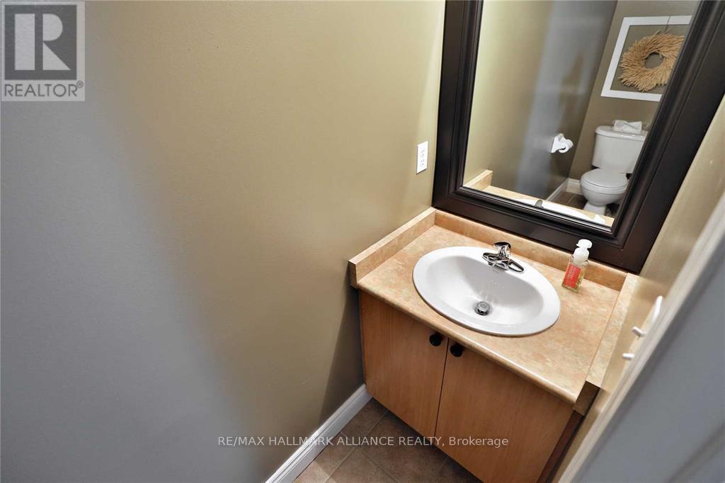 Photo 9 of 81 4620 Guildwood Way, Mississauga ON
