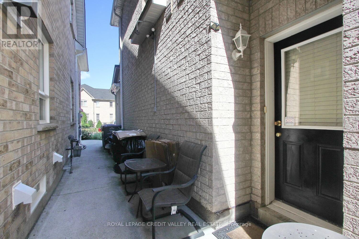 Photo 3 of 12 Helman Road, Brampton ON