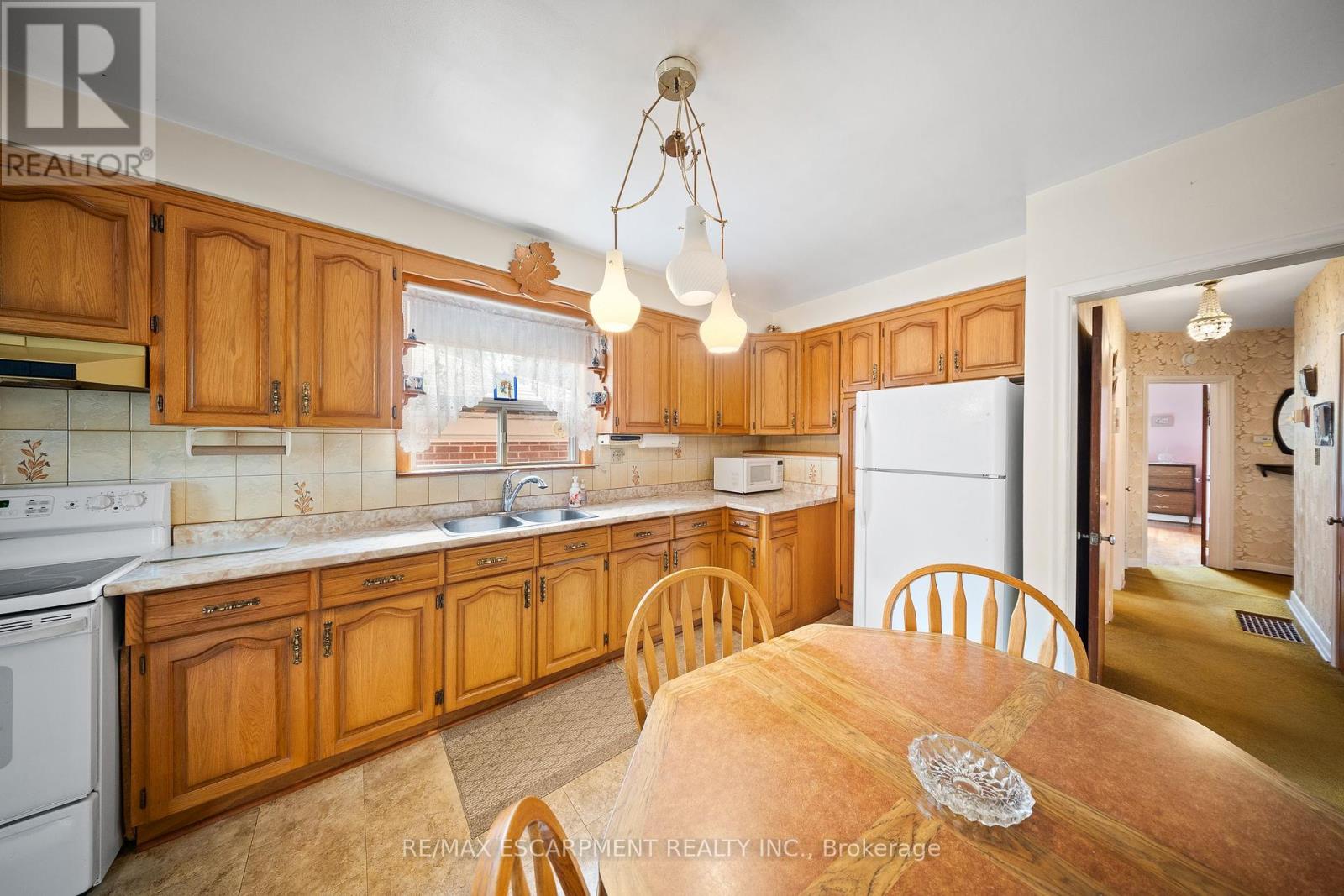 Photo 10 of 16 Northampton Drive, Toronto ON