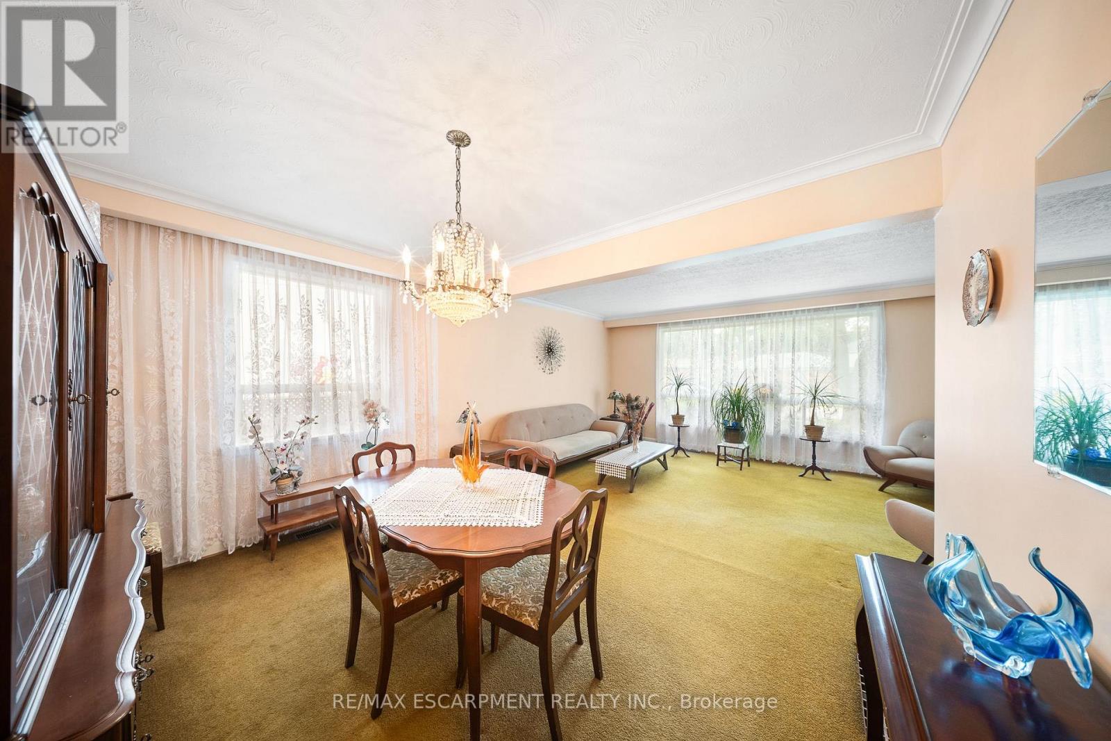 Photo 11 of 16 Northampton Drive, Toronto ON