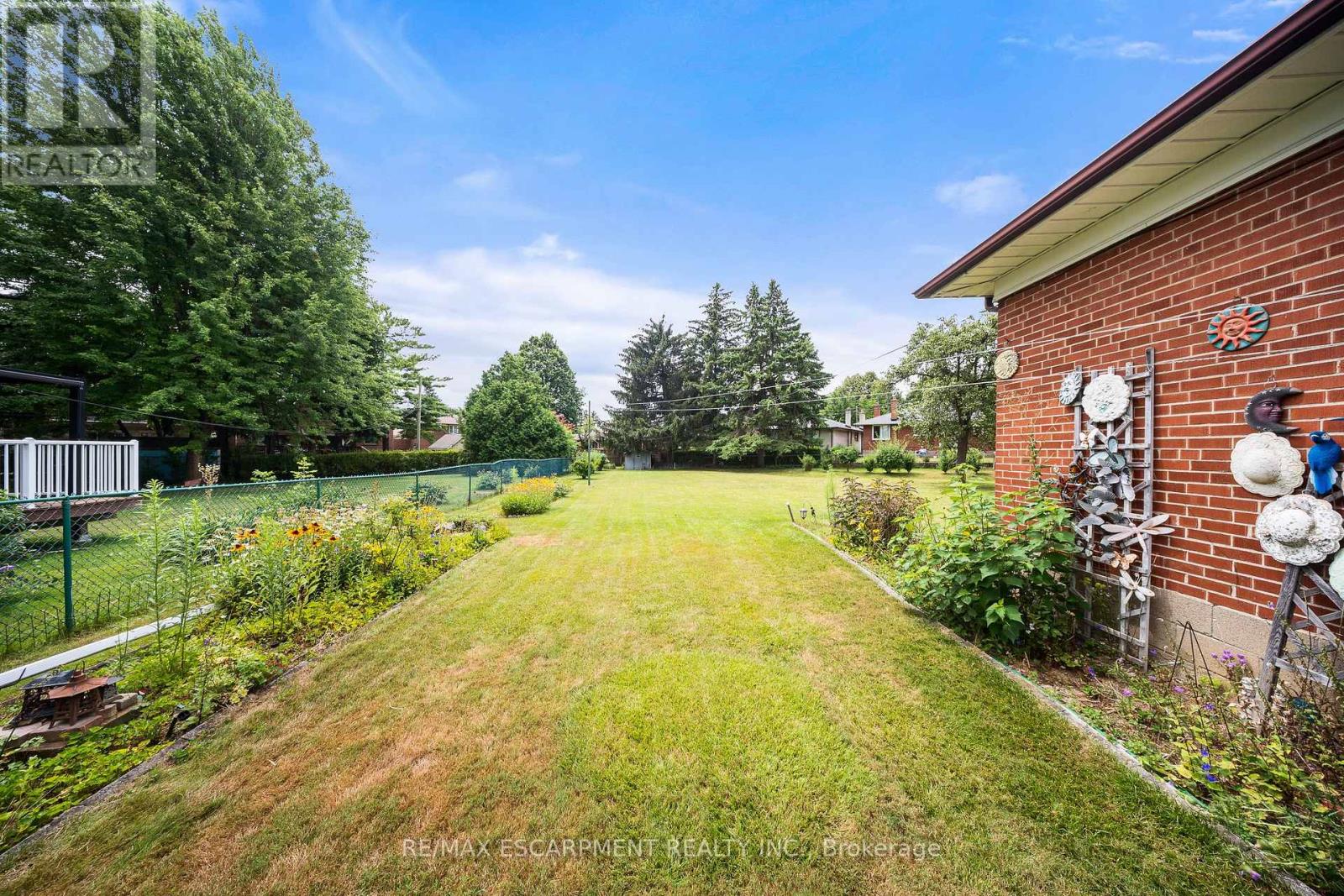 Photo 31 of 16 Northampton Drive, Toronto ON