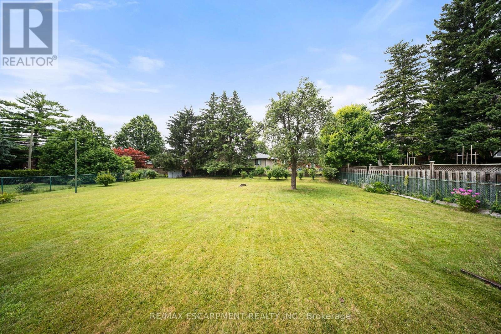 Photo 39 of 16 Northampton Drive, Toronto ON