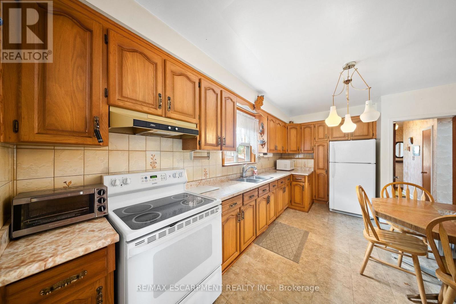 Photo 7 of 16 Northampton Drive, Toronto ON