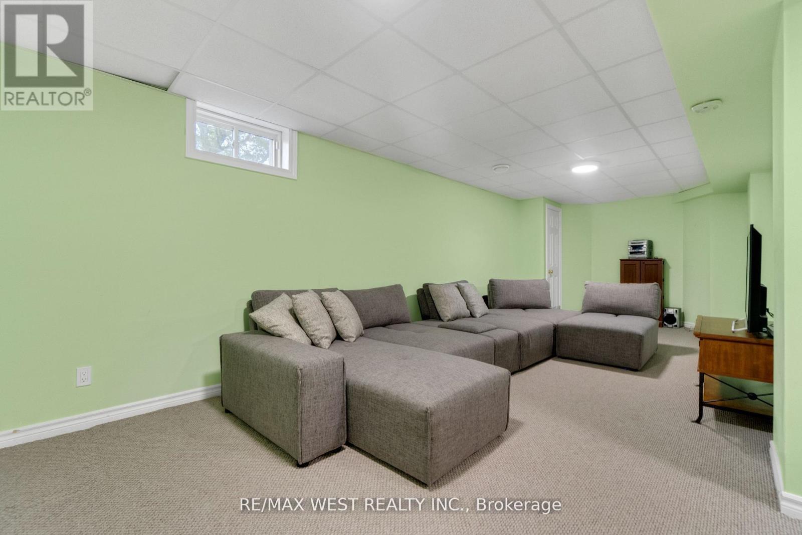 Photo 1 of 5608 Goldenbrook Drive, Mississauga ON